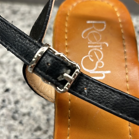 Refresh Wedge Sandals Size 9 but Fits like an 8 - Picture 9 of 9
